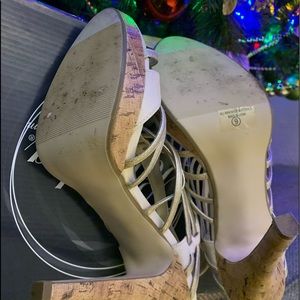 Size 9 paprika heels beautiful shoe. Cream color slingback